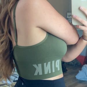 Victoria’s Secret PINK green sports bra/crop top 💚